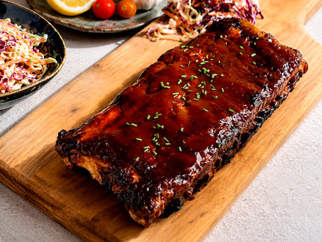Costillar BBQ con coleslaw