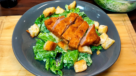 Ensalada César con cerdo