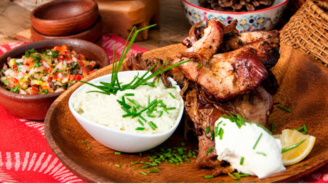 Entrañas al merkén con pebre y crema ácida
