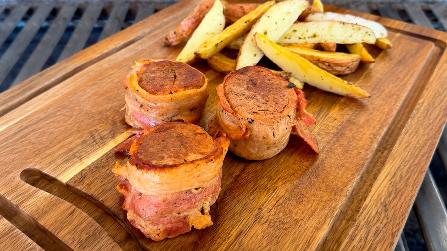 Filete de cerdo a la mostaza envuelto en tocino