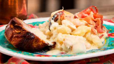 Jamón pierna con camarones a la crema y queso