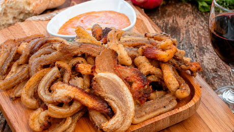 Orejas de cerdo fritas con salsa de merkén