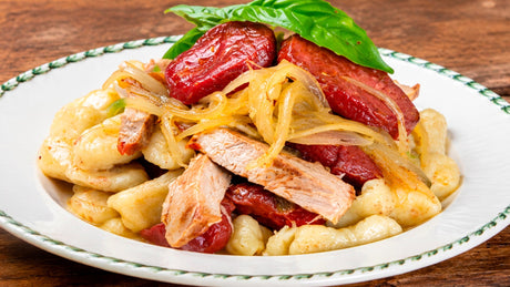 Pasta a elección en cocción de caldo y lonjas de arrachera