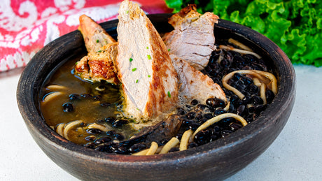 Plateada con porotos negros, tallarines y callampas