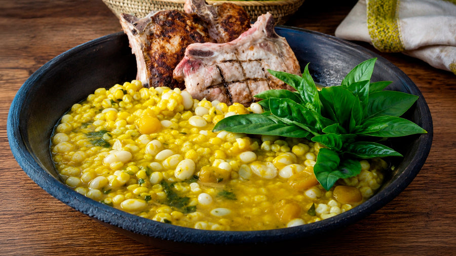 Porotos granados con chuleta centro y chilena